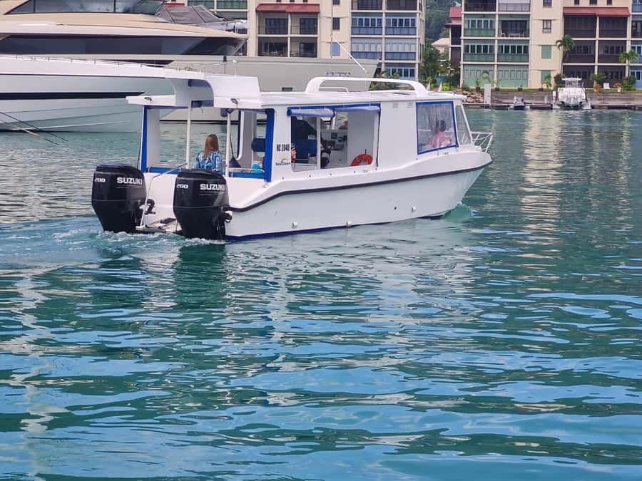 Glassbottom boat & Crystalkayak SteAnneMarinePark Snorkeling - Creole barbecue on Cerf Island