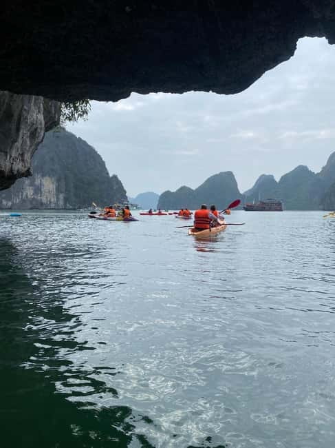 Half day Lan Ha Bay : Boat Trip , Kayaking,Snorkel - Cai Beo floating village on the way back