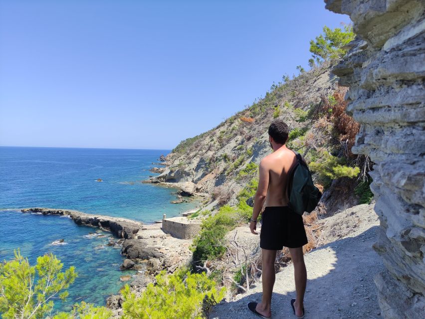 Hidden Coves, Hiking & Snorkeling Adventure in Mallorca - Meeting Alex at Palma’s Sóller station