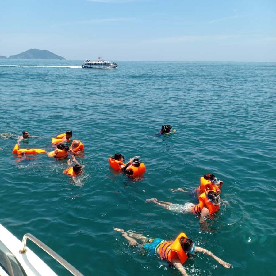 Hoi An: Cham Islands Snorkeling Trip by Speedboat with Lunch - A generous seafood lunch by the water