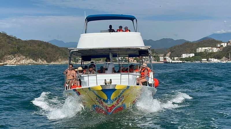 Huatulco: Premium Boat Tour with snorkel experience. - Why Chachacual Bay is the star of the day