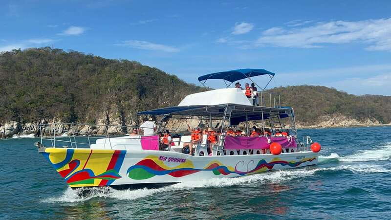 Huatulco: Premium Boat Tour with snorkel experience. - Maguey Beach gives you two hours to slow down