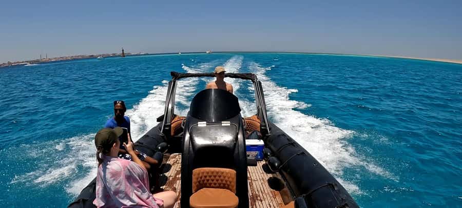 Hurghada: 3-Island Speedboat, Dolphin Watching & Snorkeling - The wreck site and second snorkeling session