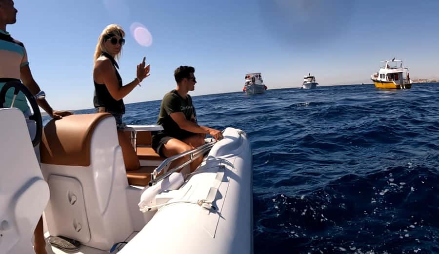 Hurghada: 3-Island Speedboat, Dolphin Watching & Snorkeling - Food, drinks, shade, and what you actually receive
