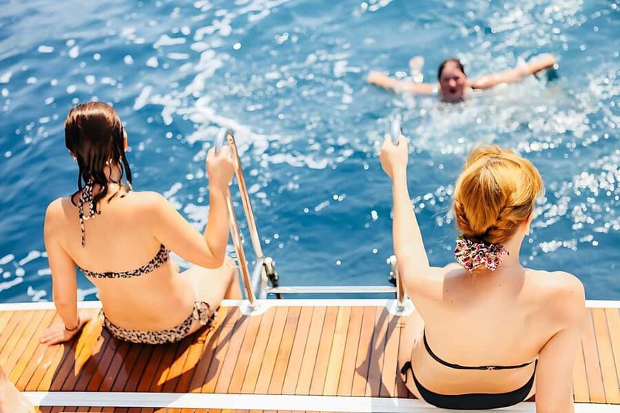 Hurghada: Dolphin Cruise with Snorkeling & Buffet Lunch - Lunch, drinks, and the practical comfort factor