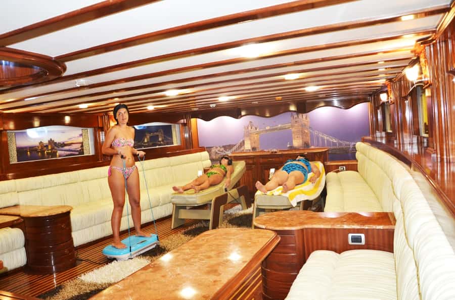 Hurghada: Elite vip snorkeling cruise with BBQ buffet lunch - Should you book the Elite VIP snorkeling cruise?