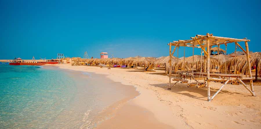 Hurghada: Hula Hula Island Boat Trip with Snorkeling & Lunch - Lunch, drinks, and the short massage