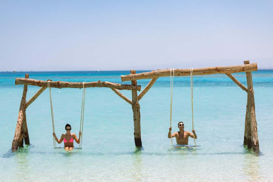 Hurghada: Hula Hula Speedboat w/ Optional Snorkeling & Lunch - Hula Hula Island for sand, swimming, and a short massage