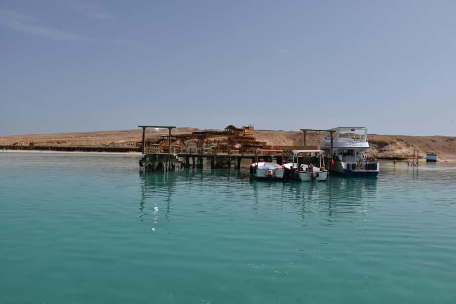 Hurghada: Luxury Giftun island w/snorkeling/lunch & Massage - Swimming, banana boat, and open water time