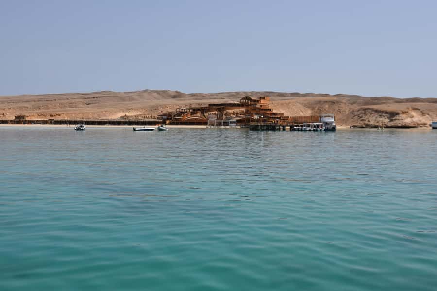 Hurghada: Luxury Giftun island w/snorkeling/lunch & Massage - Hotel pickup from six Red Sea resorts