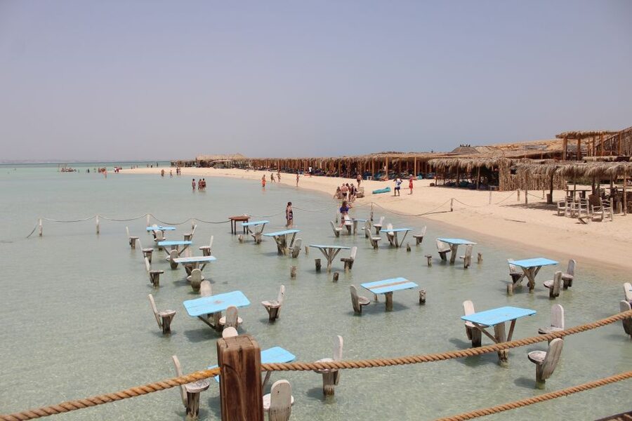 Hurghada: Orange Bay Snorkeling with Lunch & Optional Diving - The crew can make a long day easier