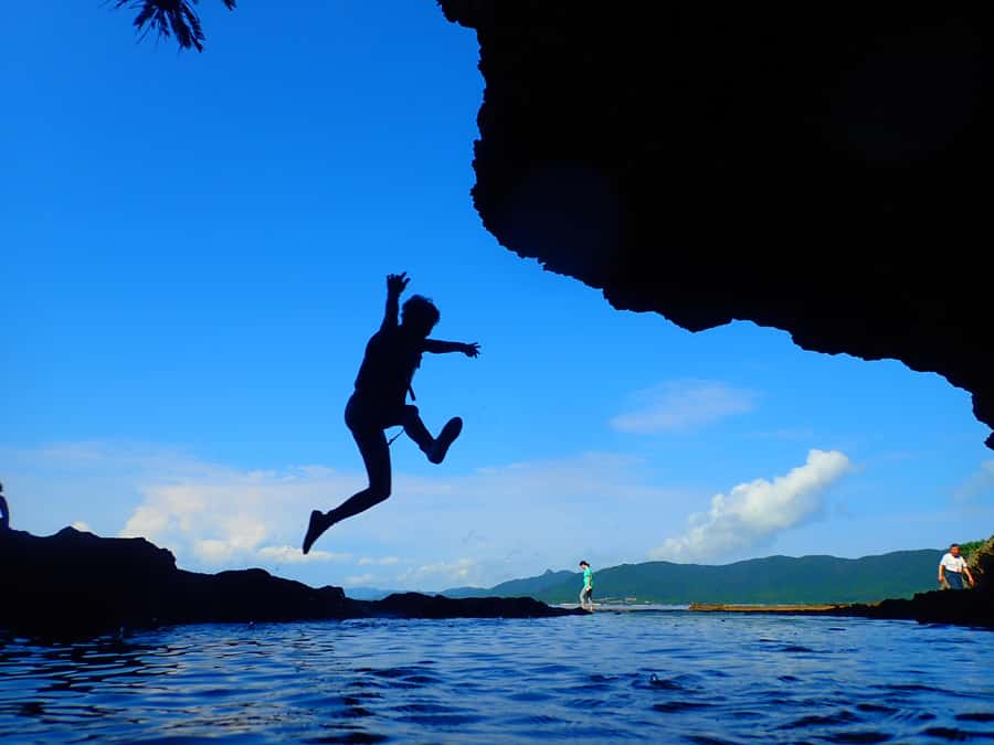 Ishigaki: Canoe or SUP at Kabira Bay&Snorkeling at Blue Cave - What the price includes at $93