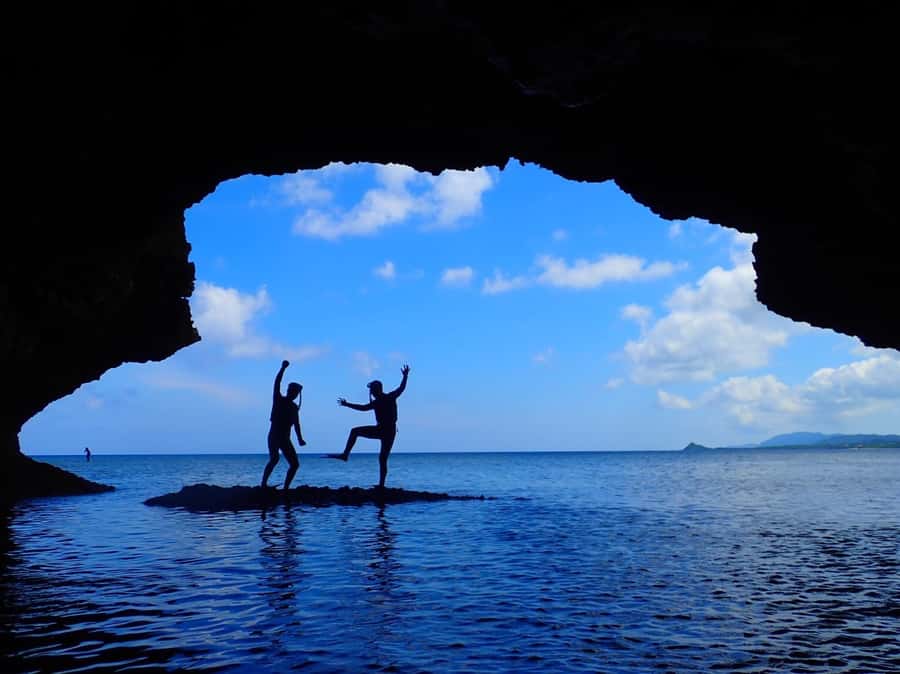 Ishigaki: Canoe or SUP at Kabira Bay&Snorkeling at Blue Cave - Guides, language, and the feel of the day