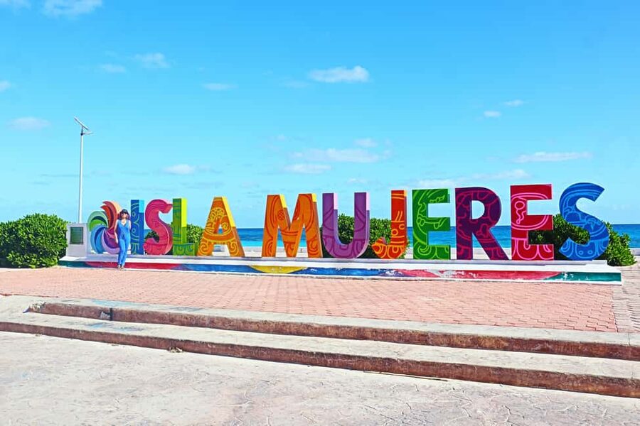 Isla Mujeres: Catamaran Ride with Open Bar, Snorkeling, and Lunch - Practical preparation for a long day