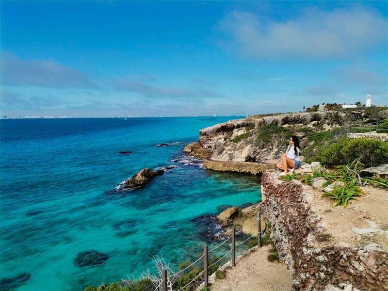 Isla Mujeres Catamaran Tour: Snorkel & Beach Adventure - Snorkeling at El Meco and the underwater statues