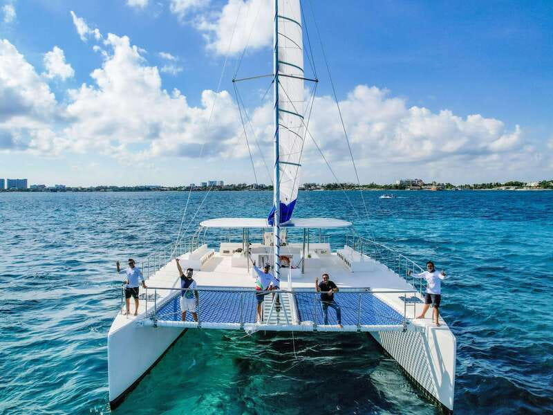 Isla Mujeres: Catamaran with Open Bar, Snorkeling and Lunch - Small details that make the day better