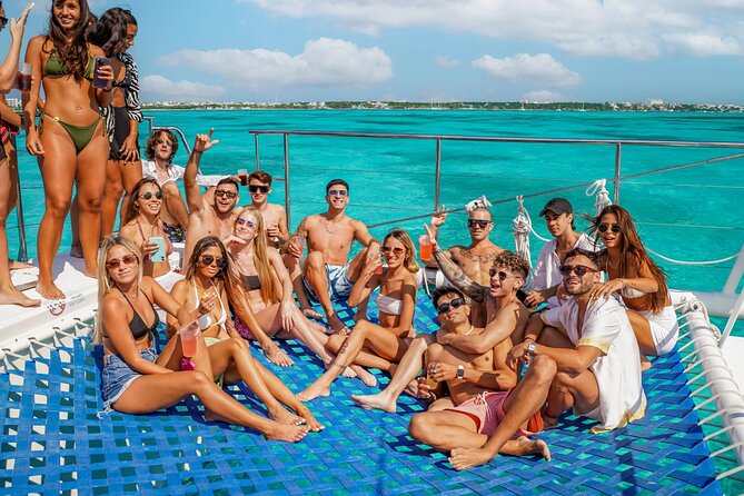 Isla Mujeres Cruise with Beach Club, Snorkel, Lunch and Open Bar - A full day from Cancun to Isla Mujeres