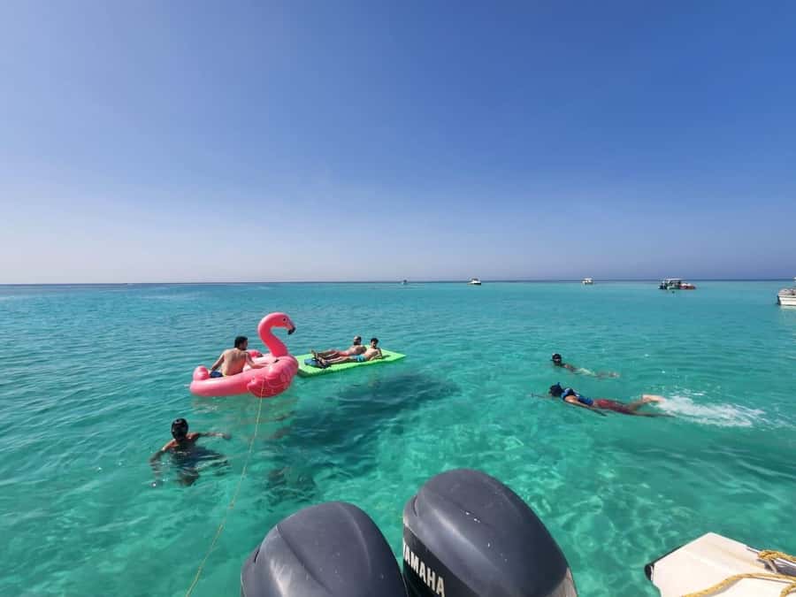 Jeddah: Bayada Leisure Boat Trip with Snorkeling - The first reef: better coral, rougher water