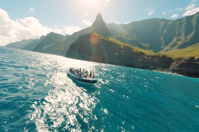 Kauai: Nā Pali Coast Zodiac Raft Expedition and Snorkeling - Sea caves and cliffs along Nā Pali Coast State Park