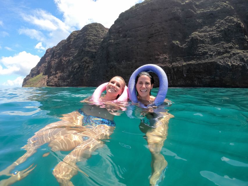 Kauai: Napali Coast Sail & Snorkel Tour from Port Allen - Breakfast, deli lunch, and drinks on a moving boat