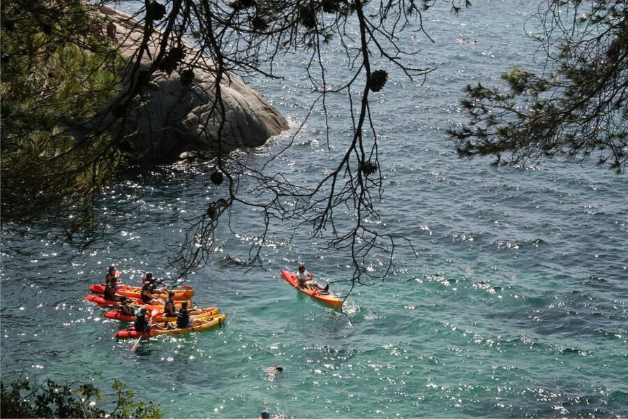 Kayak and Snorkel in Playa de Aro, Costa Brava - Extending the day with the Camino de Ronda