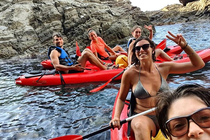 Kayak experience with Carnassa Tour in Cinque Terre + Snorkeling - What makes the guides useful