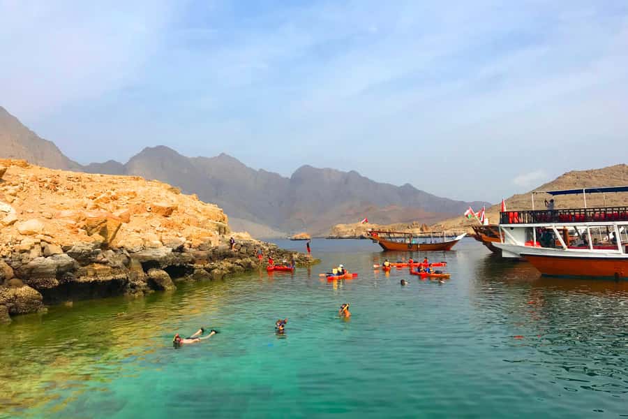 Khasab: Dolphin Watching Day Tour with Snorkeling & Lunch - Who should book this dhow cruise