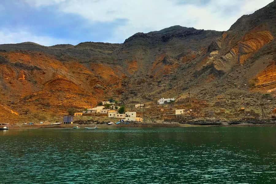 Khasab: Khor Sham Half-Day Cruise with Snorkeling & Dolphins - Language, organization, and the small practical details