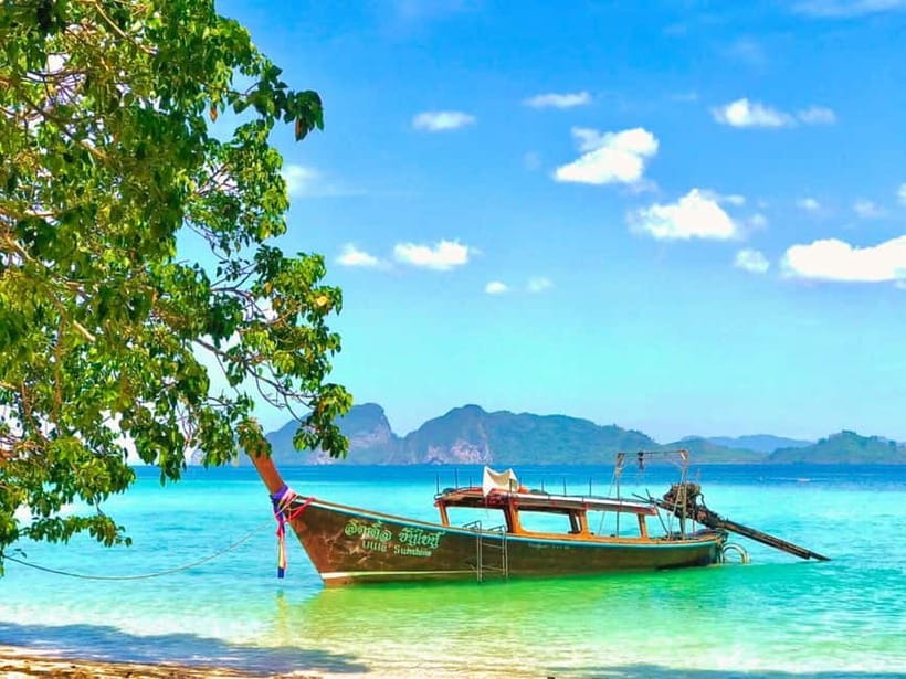 Ko Lanta: 4 Islands Snorkeling Tour by Longtail Boat - Ko Chueak, the first snorkel stop