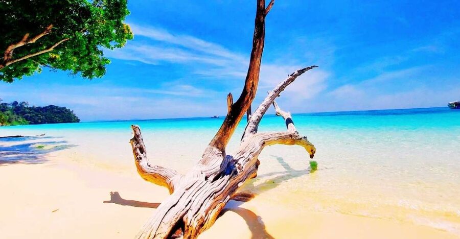 Ko Lanta: Koh Rok & Koh Haa Snorkelling Tour by Speedboat - Koh Haa brings the first clear-water stop
