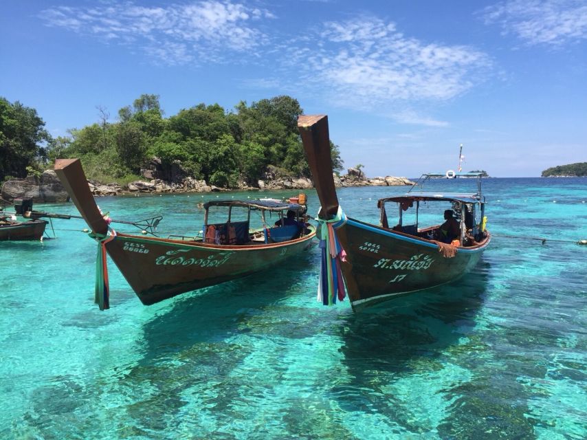 Ko Lipe: Outside Zone Snorkeling Trip by Longtail Boat - Hin Son and Ror Kloy: rock shapes and clear water