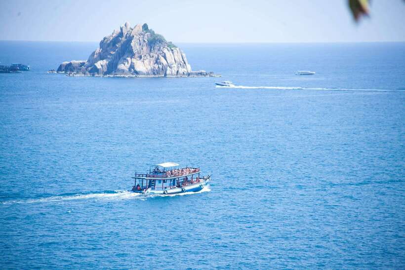 Ko Tao: Late Riser Snorkeling Tour with Lunch and Photos - Koh Nangyuan: sandbar, viewpoint, and first swim