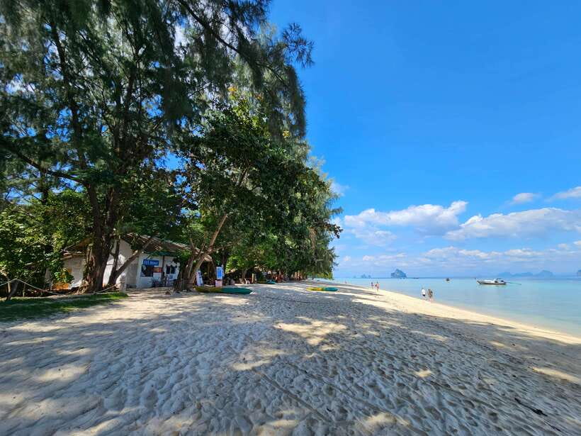 Koh Lanta: 4 Islands Tour by Speedboat with Snorkeling - Koh Kradan: lunch and the longest break