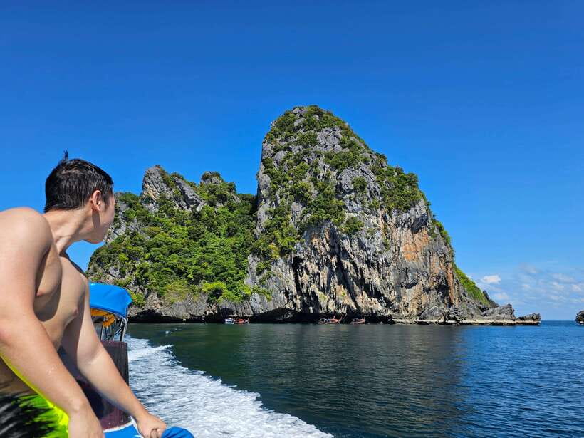 Koh Lanta: 4 Islands Tour by Speedboat with Snorkeling - Leaving Koh Lanta by speedboat