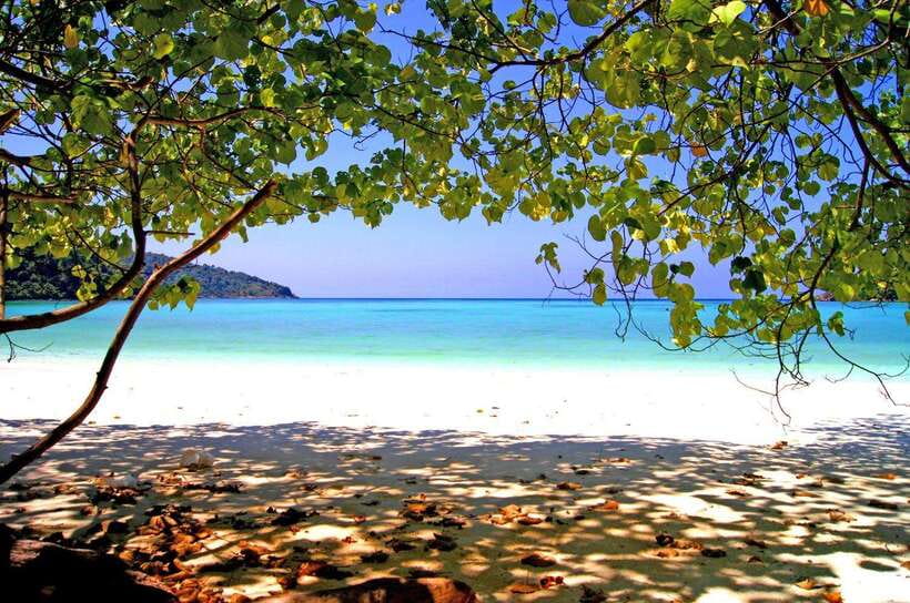 Koh Lipe: 5 Island Snorkeling Trip by Longtail Boat w/ Lunch - Leaving Koh Lipe by longtail boat