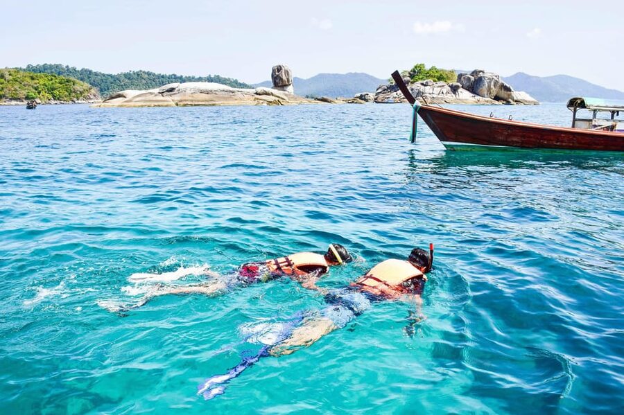 Koh Lipe: 7 Island Snorkeling Trip by Longtail Boat w/ Lunch - Koh Peung and the sea fans