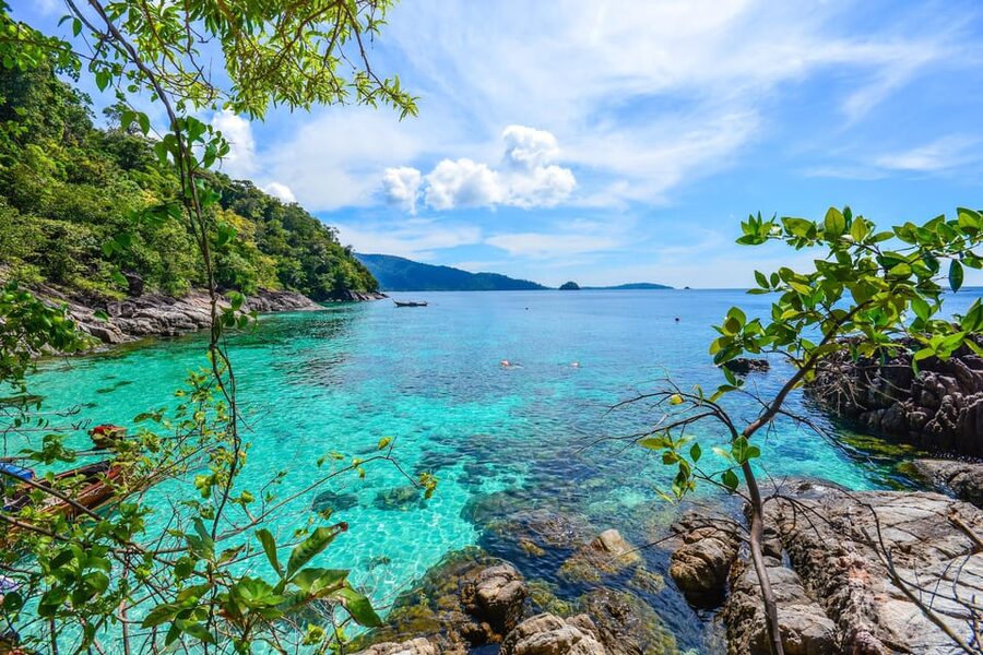 Koh Lipe: 7 Island Snorkeling Trip by Longtail Boat w/ Lunch - Koh Hin Ngam and the black-rock beach