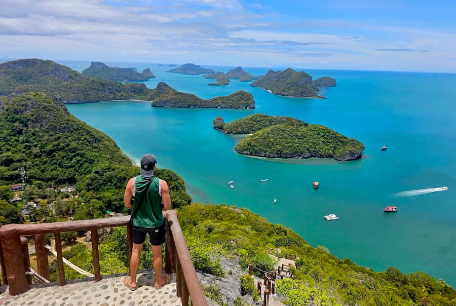 Koh Samui: Day Tour to Ang Thong with Kayak, Snorkel & Lunch - Snorkeling beside limestone cliffs