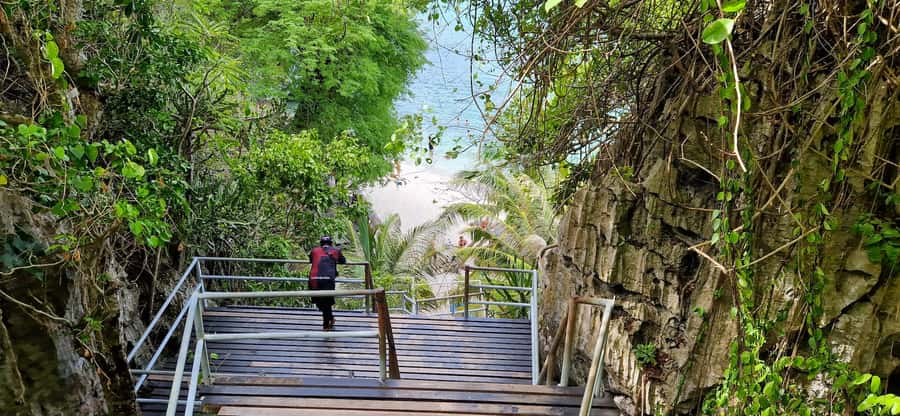 Koh Samui: Day Tour to Ang Thong with Kayak, Snorkel & Lunch - A beach buffet and swimming at Koh Maekok