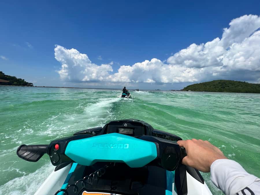 Koh Samui: Jetski Safari, Snorkeling to Pig & Virgin Islands - From hotel pickup to Laem Sor Pagoda