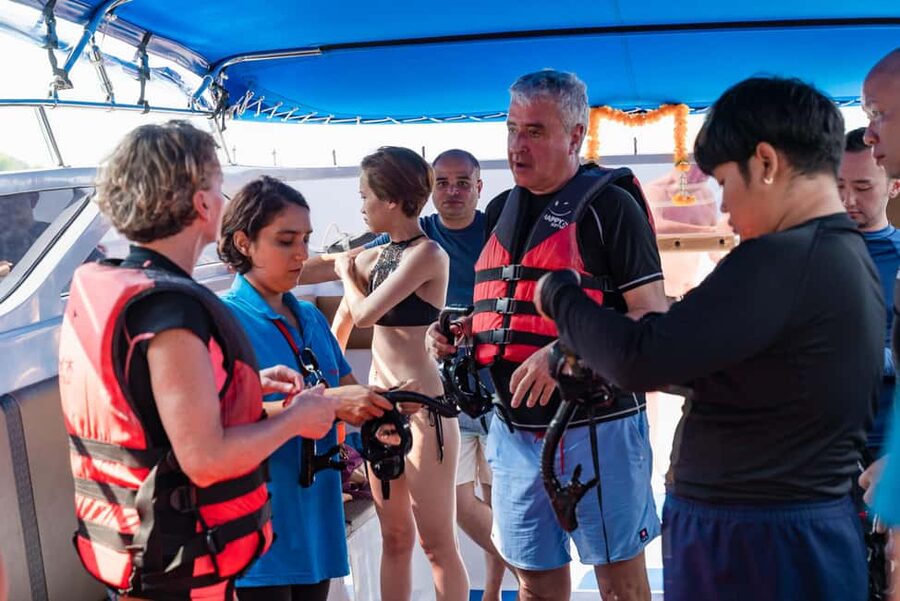 Koh Samui: Pig Island & Koh Tan Snorkeling by Speed boat - Guides, boat comfort, and group feel