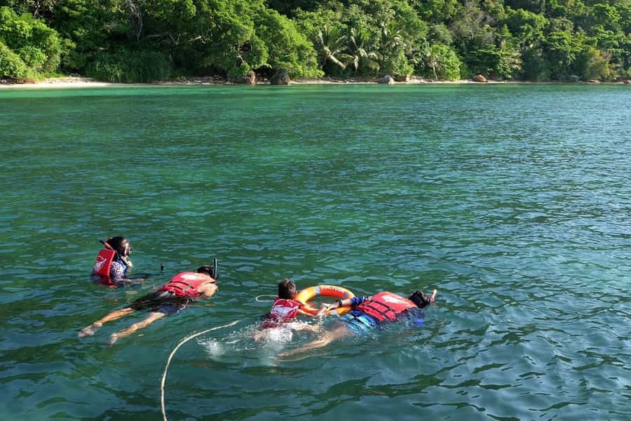 Koh Samui: Sunset Pig Island and Snorkeling Koh Tan w/Dinner - Kayaking along the island shore