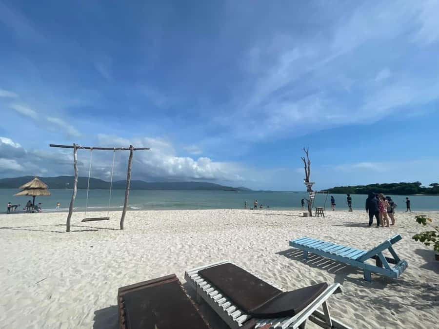 Koh Samui: Sunset Pig Island and Snorkeling Koh Tan w/Dinner - What to pack for a smoother day