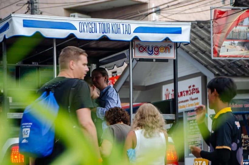 Koh Tao: First Light Snorkel Adventure with Oxygen Tours - Thai lunch on the Oxygen boat