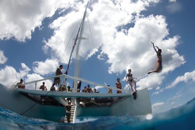 Kona Luxury Catamaran Yacht Snorkel & Sail - Lunch, drinks, and practical comfort