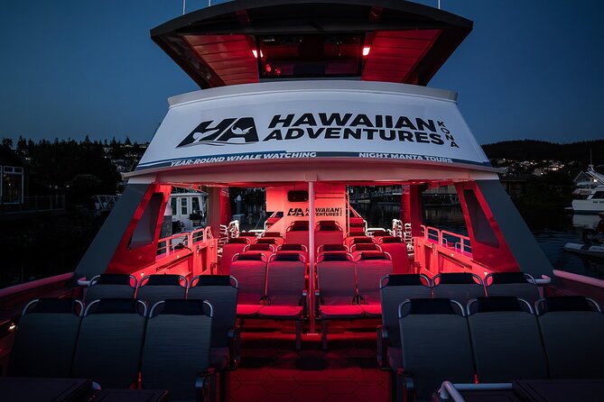 Kona Night Manta Snorkel Tour - How the LED boards bring the manta rays close