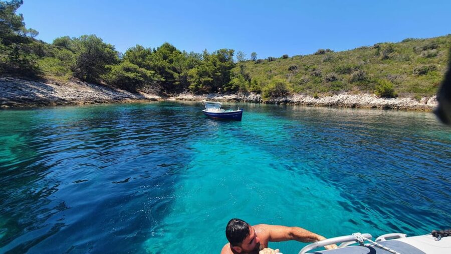 Korčula Snorkeling&Swimming, Shipwreck & More, Private Tour - What the $88 price really covers