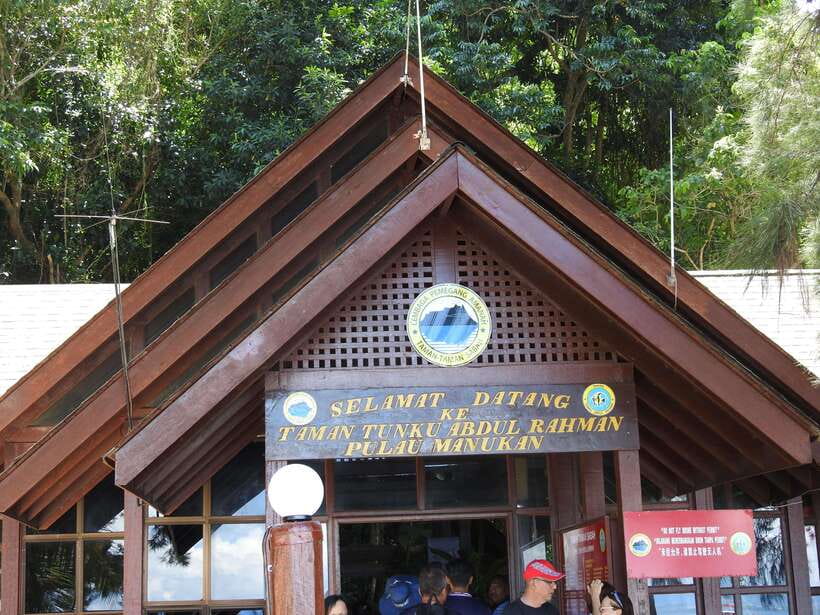 Kota Kinabalu: Island Hopping with Snorkeling & Meal - Should you book it?