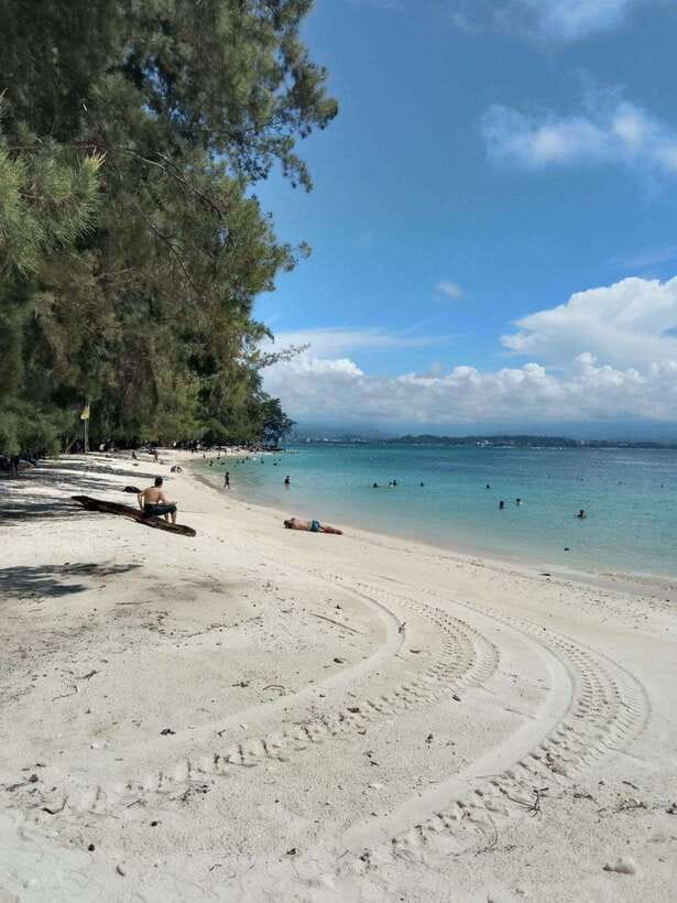 Kota Kinabalu: Manukan & Sapi Islands Snorkeling with Lunch - The morning pickup and ride to Jesselton Point