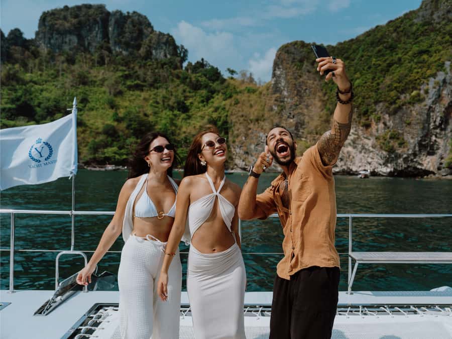 Krabi: 4 Island Premium Yacht with Snorkeling & Clear Kayak - Snacks, dinner, and the value of the sunset departure